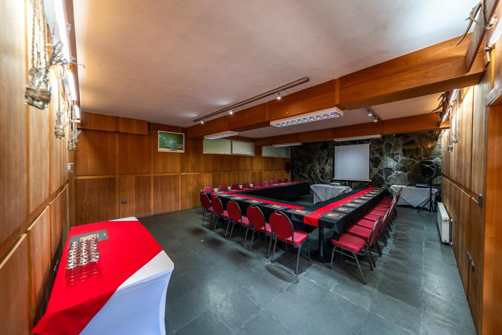 Nomades Hotel Boutique Coyhaique Bagian luar foto
